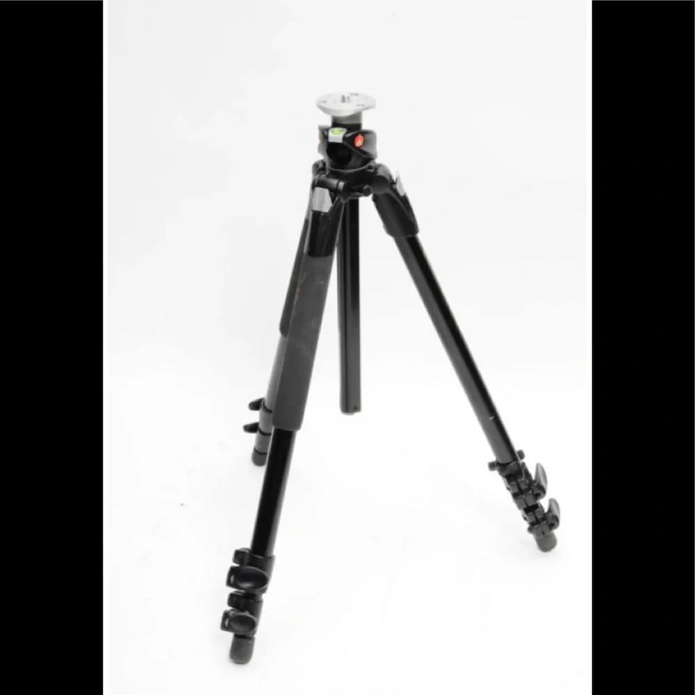 MANFROTTO 190XPROB ALUMINUM TRIPOD LEGS, excellent condition